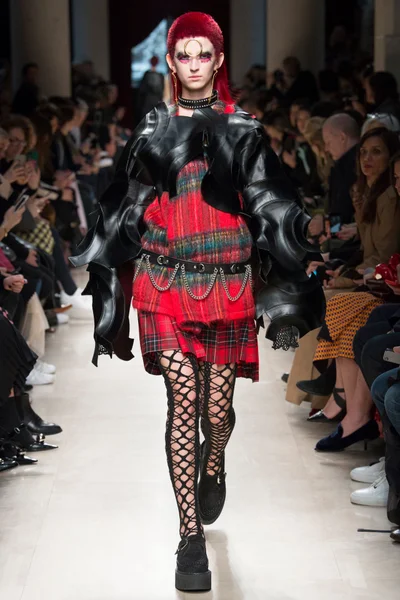 Look 25